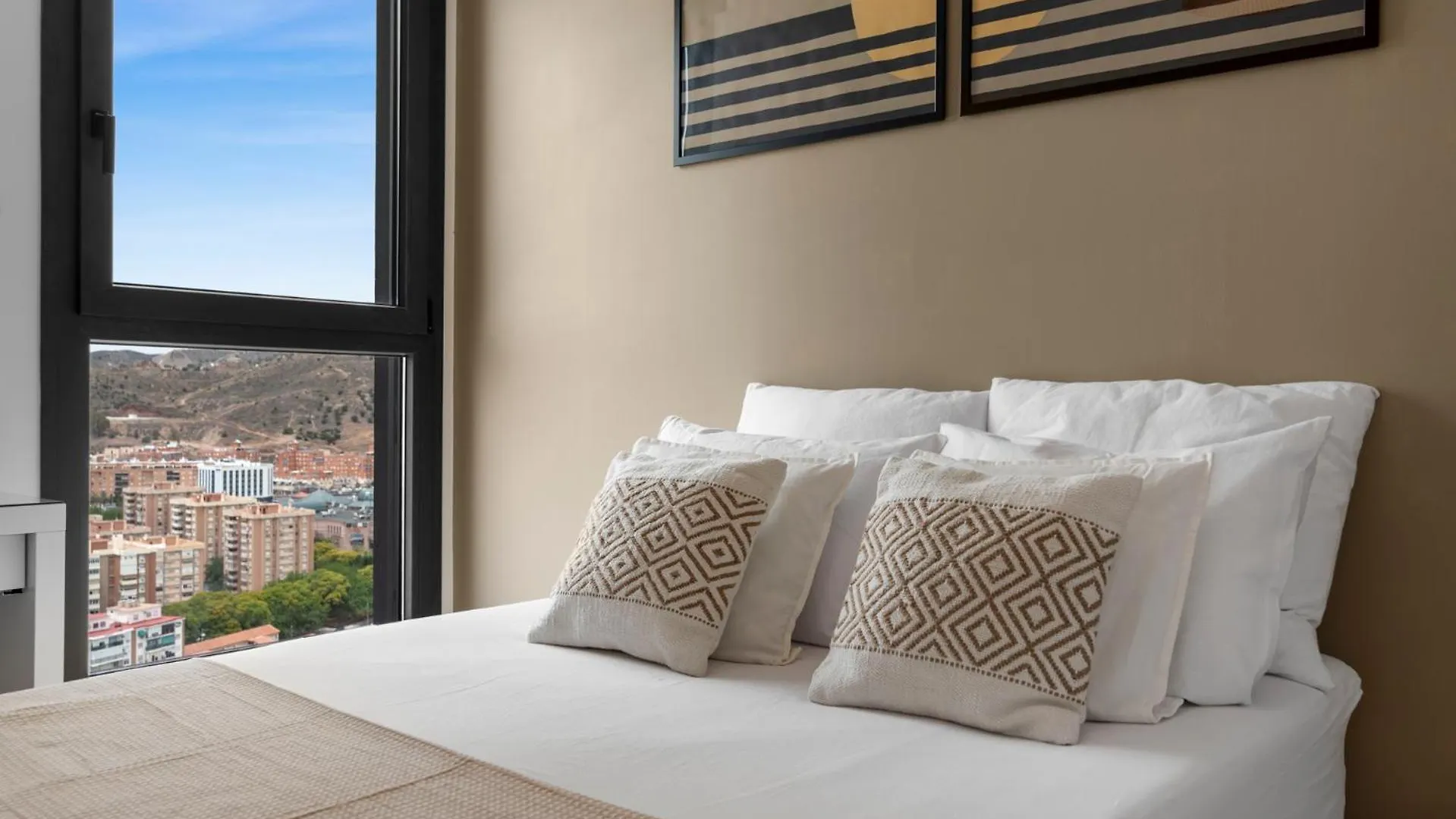 El Zahir Malaga City Center - 25Th Floor Apartment
